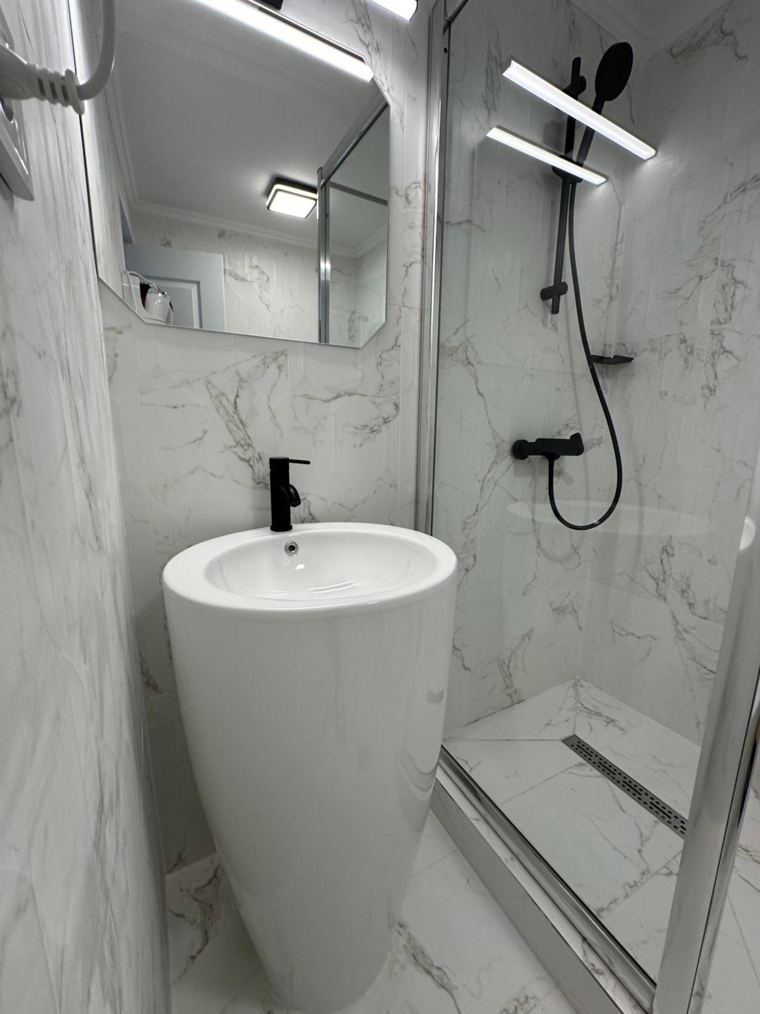 Elegant Escape Central Studio Craiova Dış mekan fotoğraf