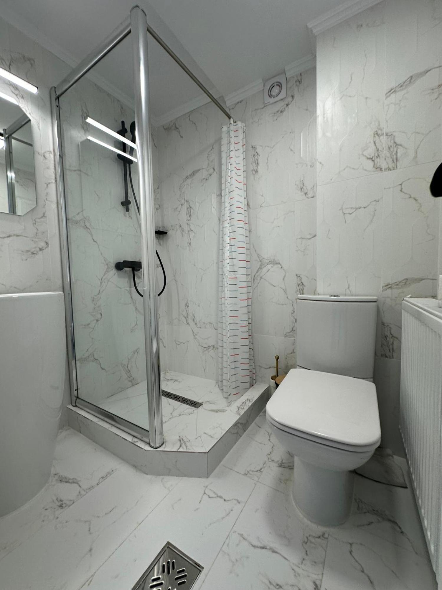 Elegant Escape Central Studio Craiova Dış mekan fotoğraf