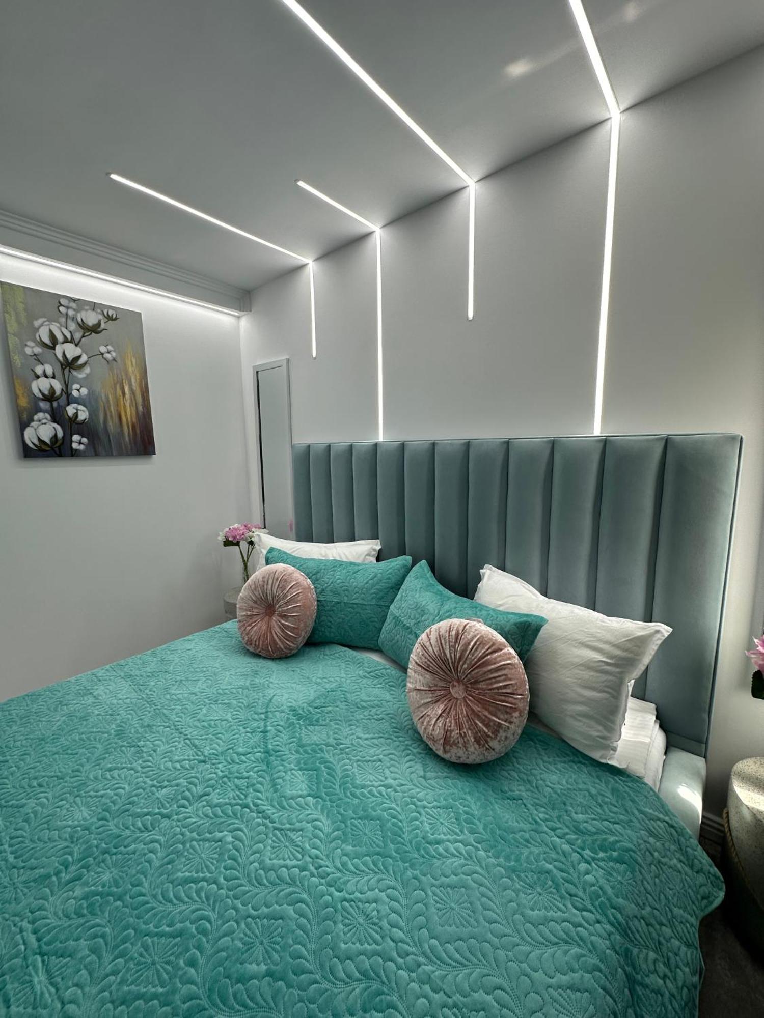 Elegant Escape Central Studio Craiova Dış mekan fotoğraf